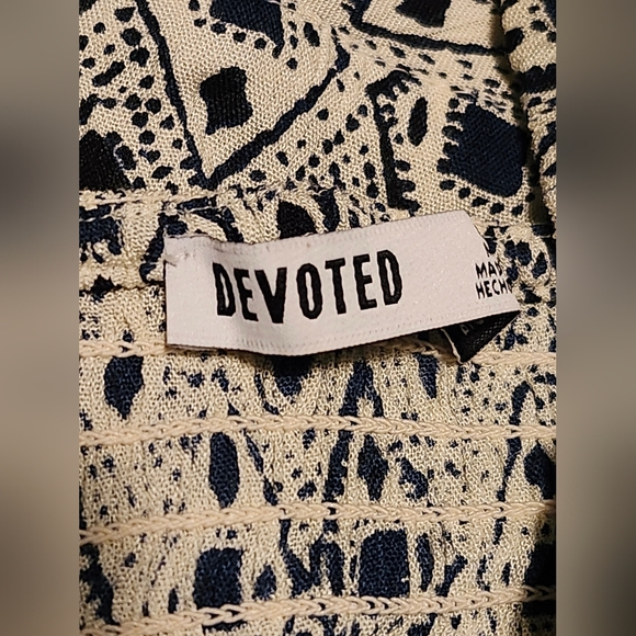 DEVOTED Patterned Midi Tiered Dress with Short Ruffled Sleeves. Size Large. - Picture 10 of 15